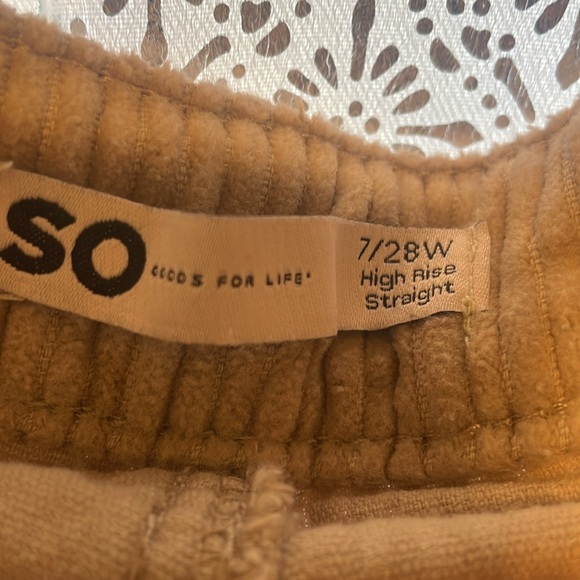 I am selling these dark Beige pants at are higher rise straight - Picture 3 of 4